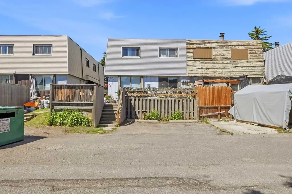 6416 4a Street NE Calgary AB T2K 5M9
