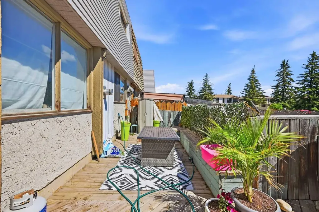 6416 4a Street NE Calgary AB T2K 5M9