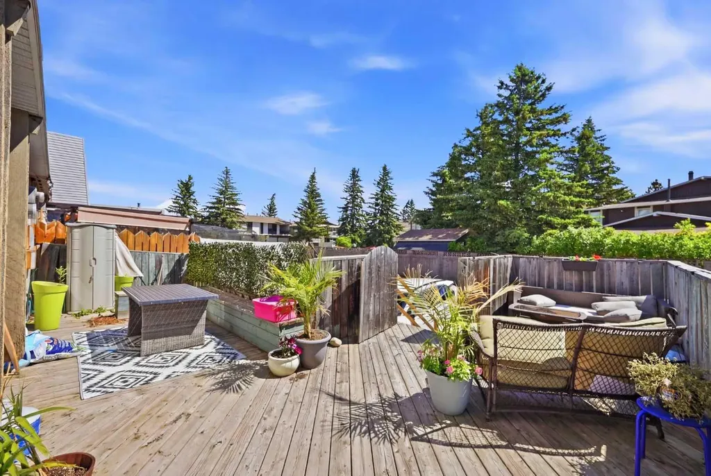 6416 4a Street NE Calgary AB T2K 5M9