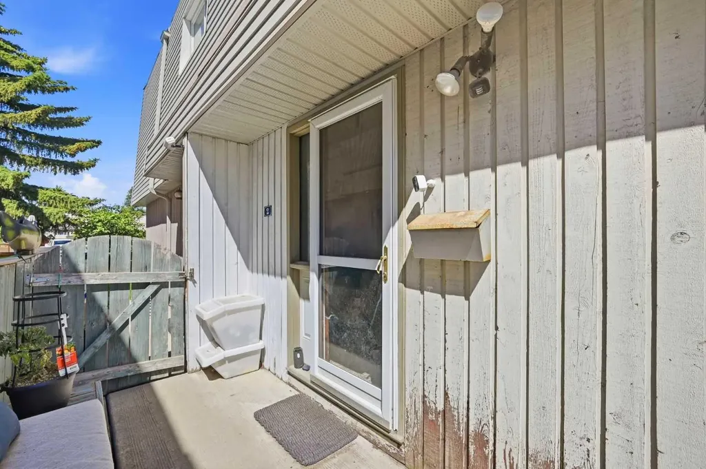 6416 4a Street NE Calgary AB T2K 5M9