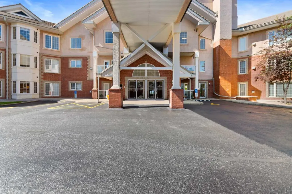 223 Tuscany Springs Boulevard NW Calgary AB T3L 2M2