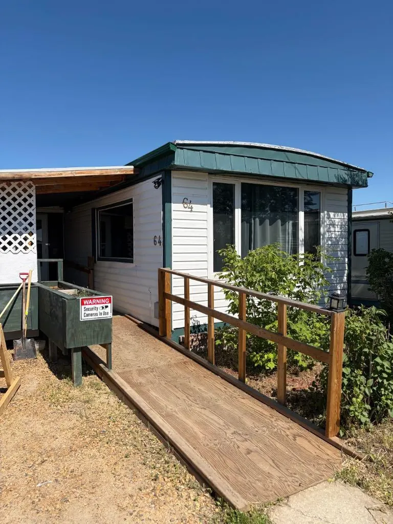 64 Greenwood Villa Drumheller AB T0J 0Y2
