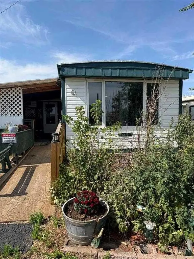 64 Greenwood Villa Drumheller AB T0J 0Y2