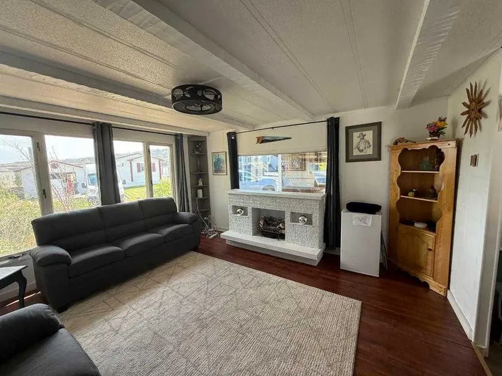 64 Greenwood Villa Drumheller AB T0J 0Y2
