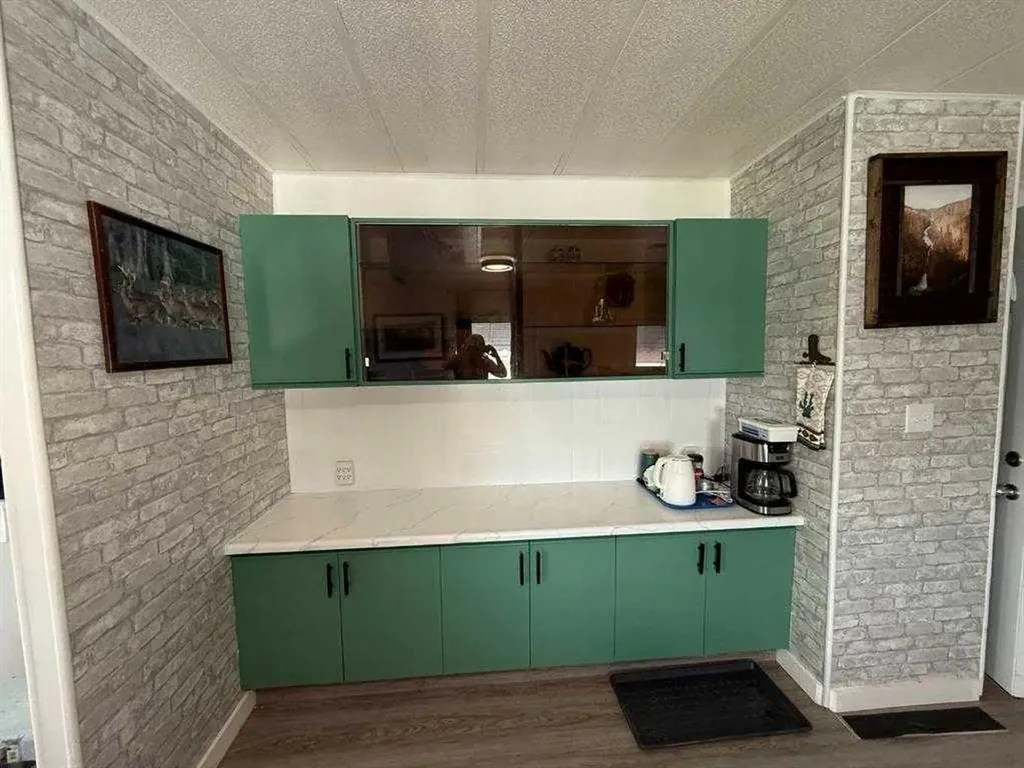 64 Greenwood Villa Drumheller AB T0J 0Y2