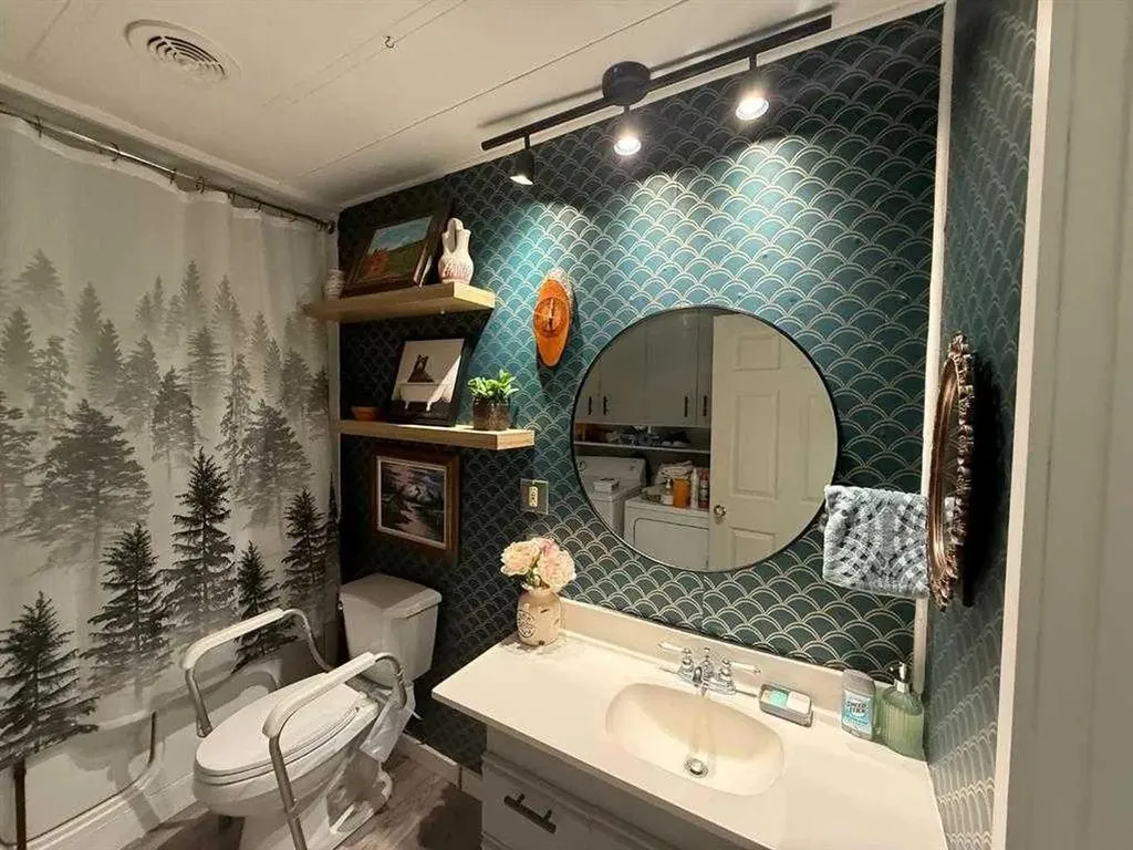 64 Greenwood Villa Drumheller AB T0J 0Y2