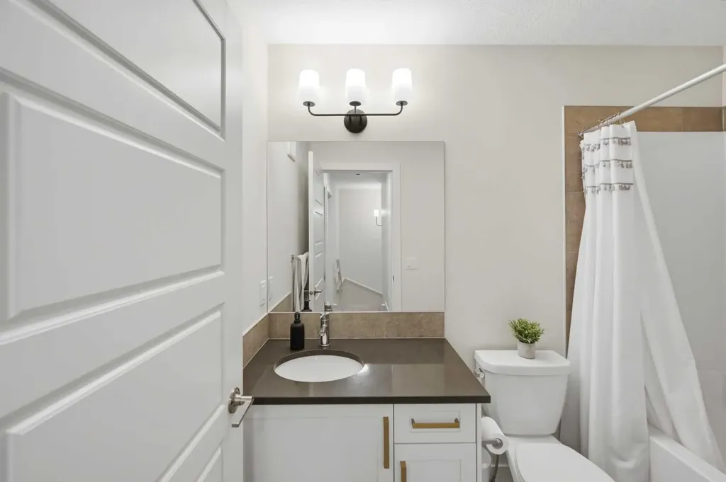 7 Lambeau Lane SE Airdrie AB T4A 3P4