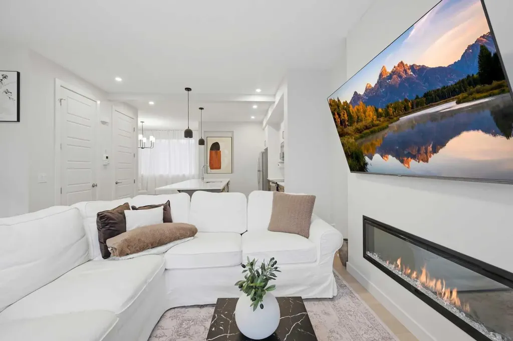 7 Lambeau Lane SE Airdrie AB T4A 3P4