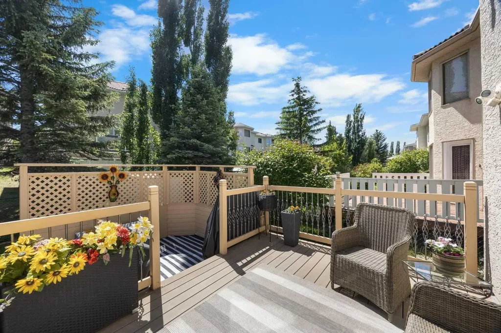 43 Hampstead Close NW Calgary AB T3A 5J3