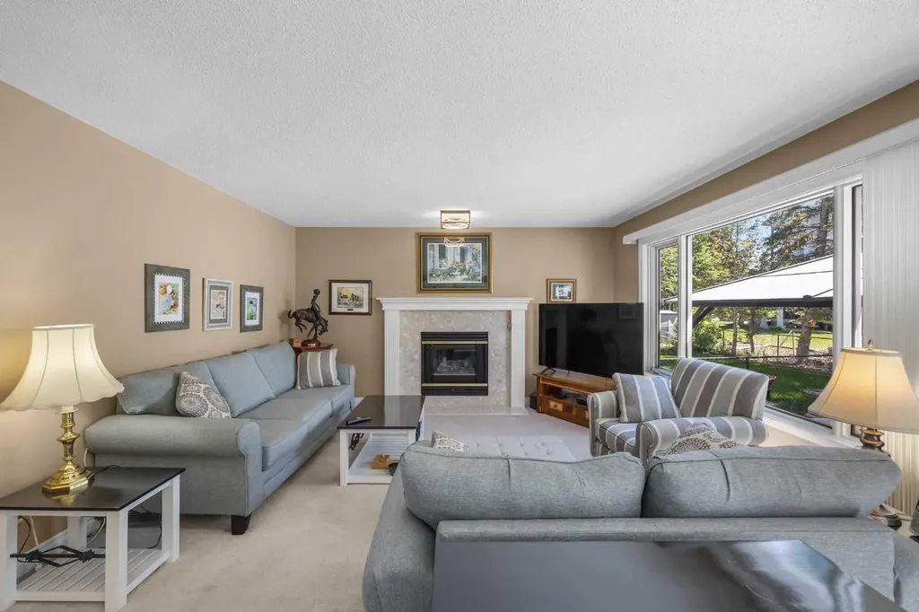 43 Hampstead Close NW Calgary AB T3A 5J3