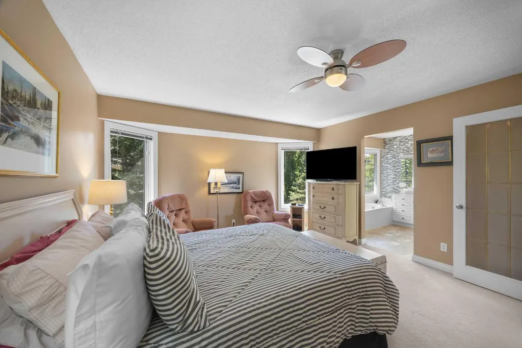 43 Hampstead Close NW Calgary AB T3A 5J3