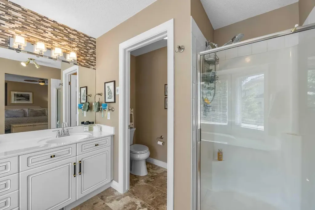 43 Hampstead Close NW Calgary AB T3A 5J3