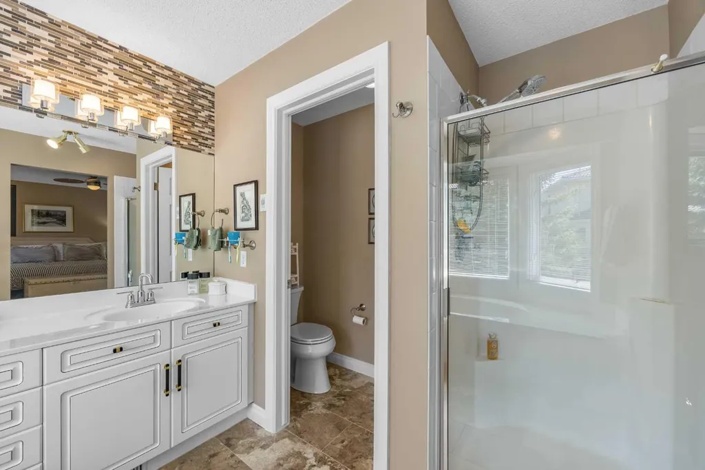 43 Hampstead Close NW Calgary AB T3A 5J3