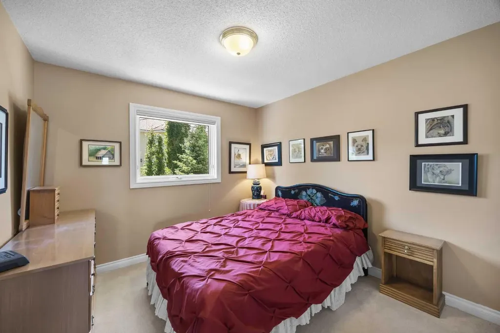 43 Hampstead Close NW Calgary AB T3A 5J3