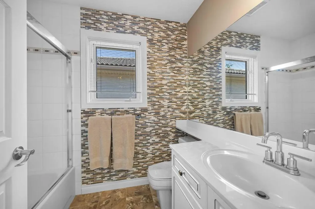 43 Hampstead Close NW Calgary AB T3A 5J3