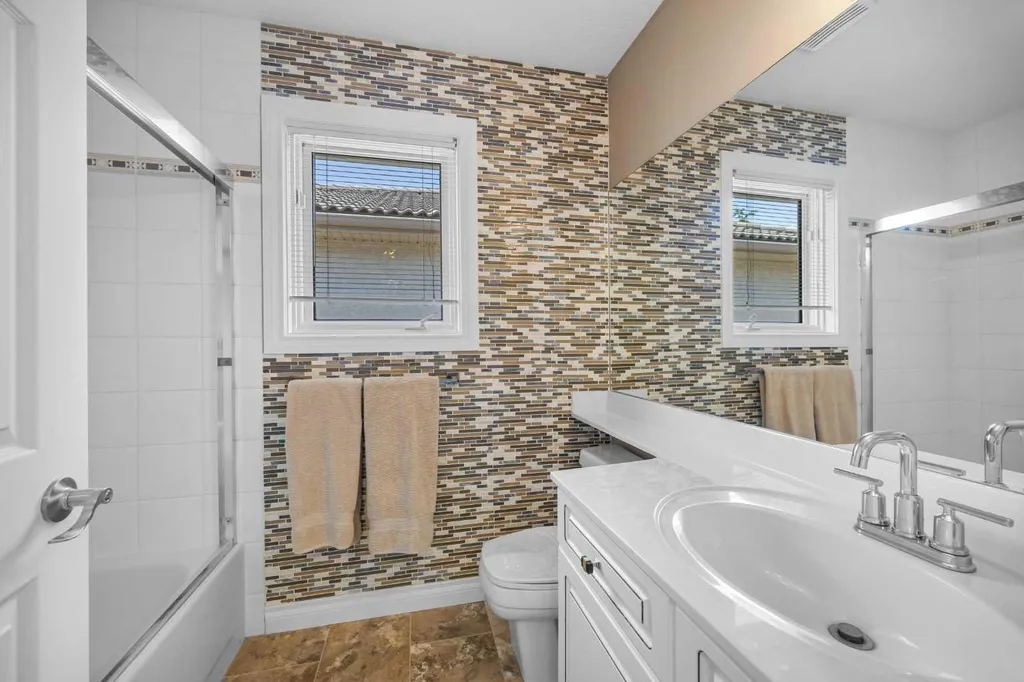 43 Hampstead Close NW Calgary AB T3A 5J3