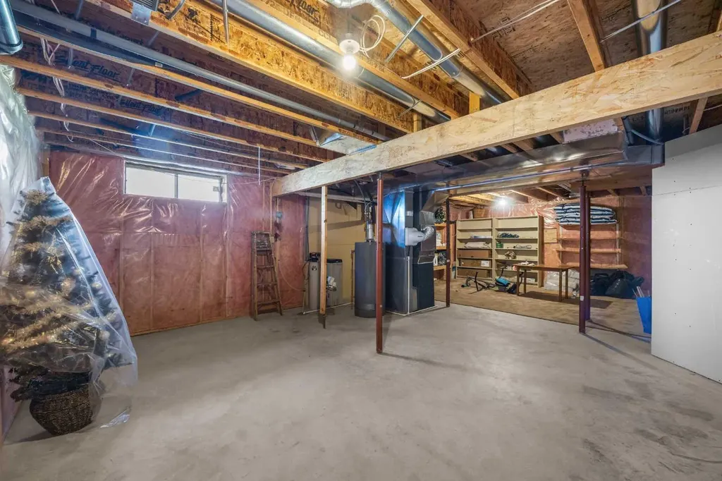 43 Hampstead Close NW Calgary AB T3A 5J3