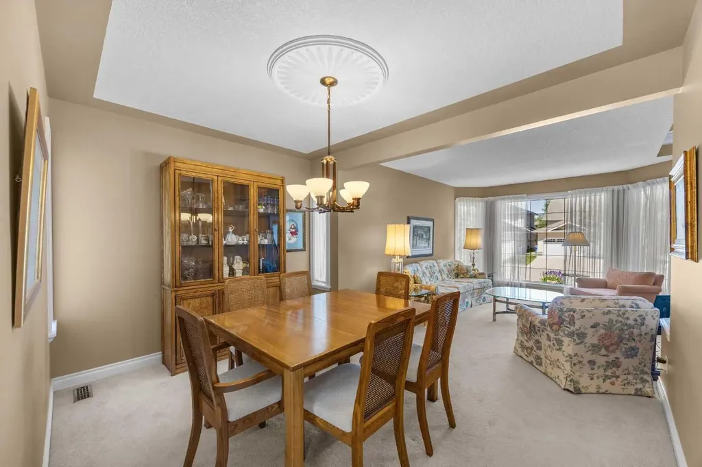43 Hampstead Close NW Calgary AB T3A 5J3