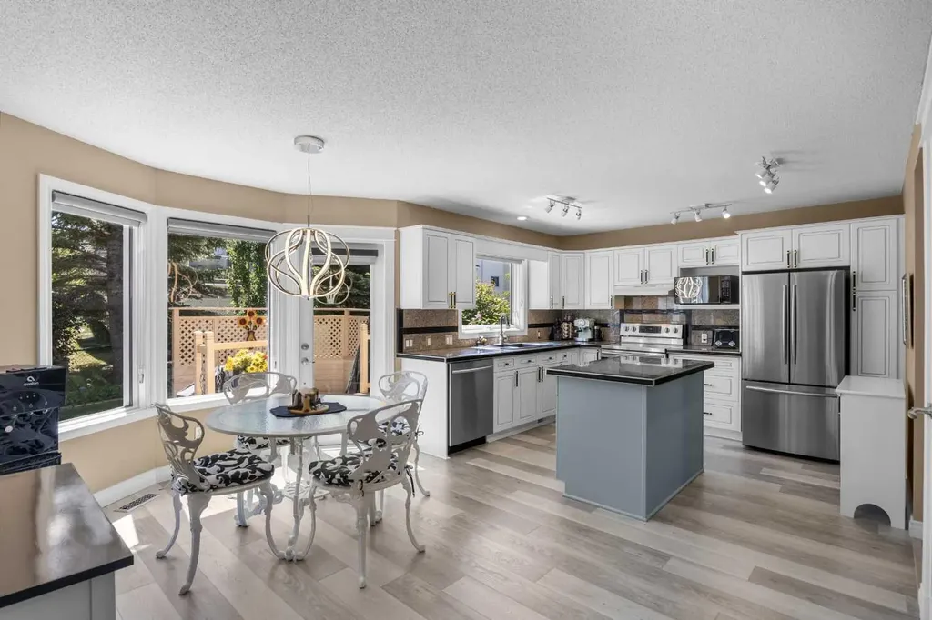 43 Hampstead Close NW Calgary AB T3A 5J3