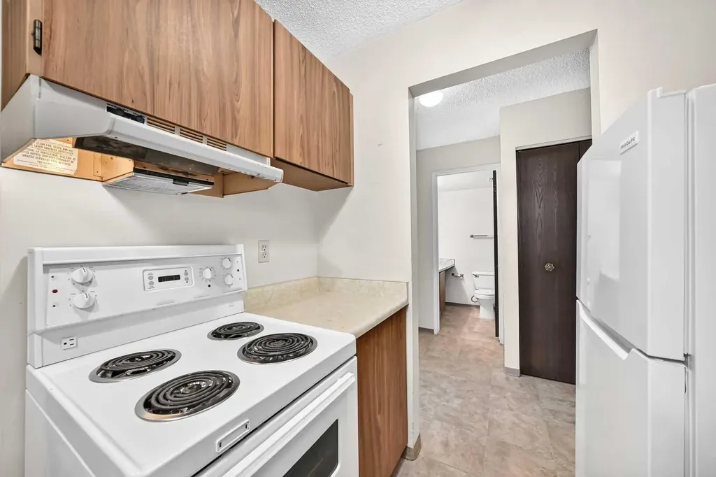 1829 11 Avenue SW Calgary AB T3C 0N2
