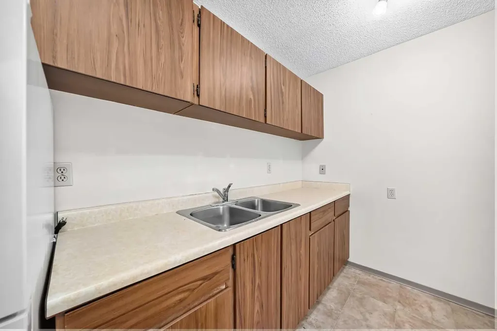 1829 11 Avenue SW Calgary AB T3C 0N2