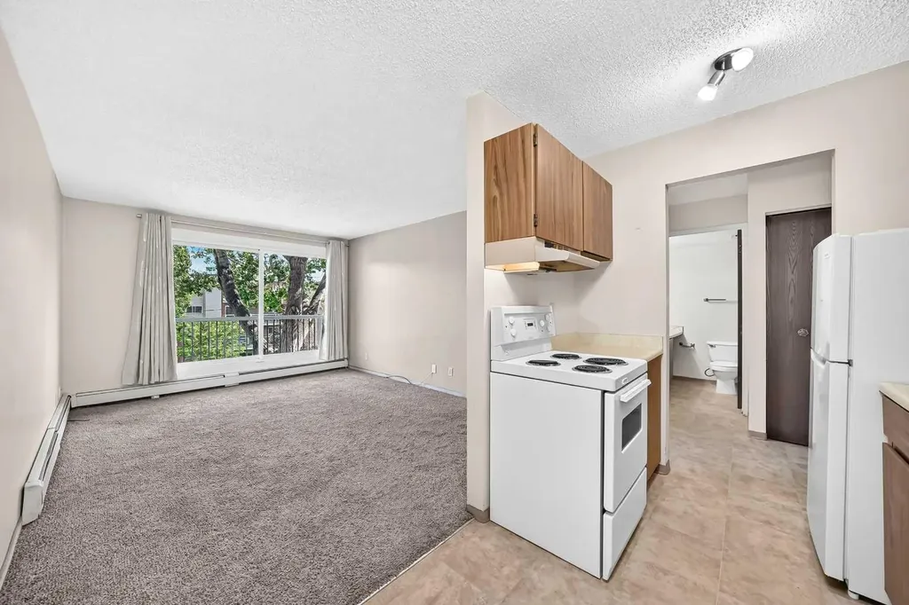 1829 11 Avenue SW Calgary AB T3C 0N2