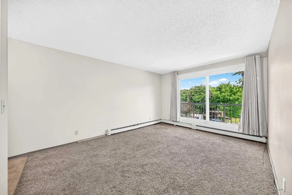 1829 11 Avenue SW Calgary AB T3C 0N2