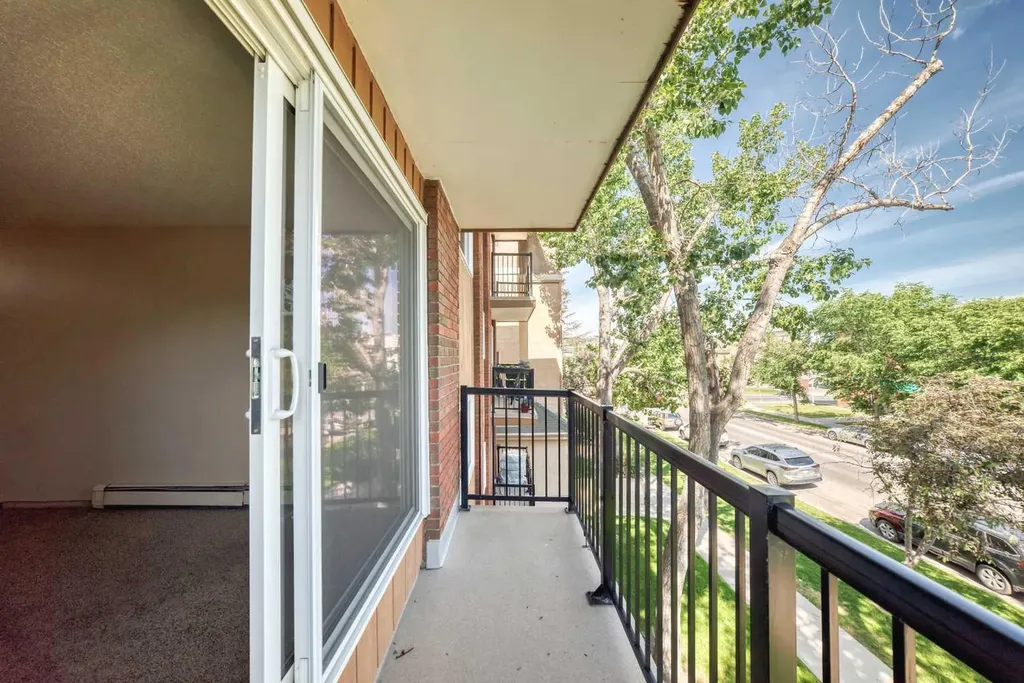1829 11 Avenue SW Calgary AB T3C 0N2