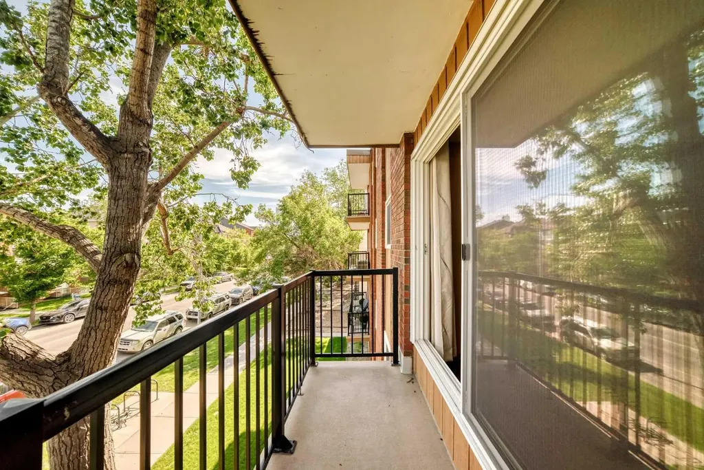 1829 11 Avenue SW Calgary AB T3C 0N2