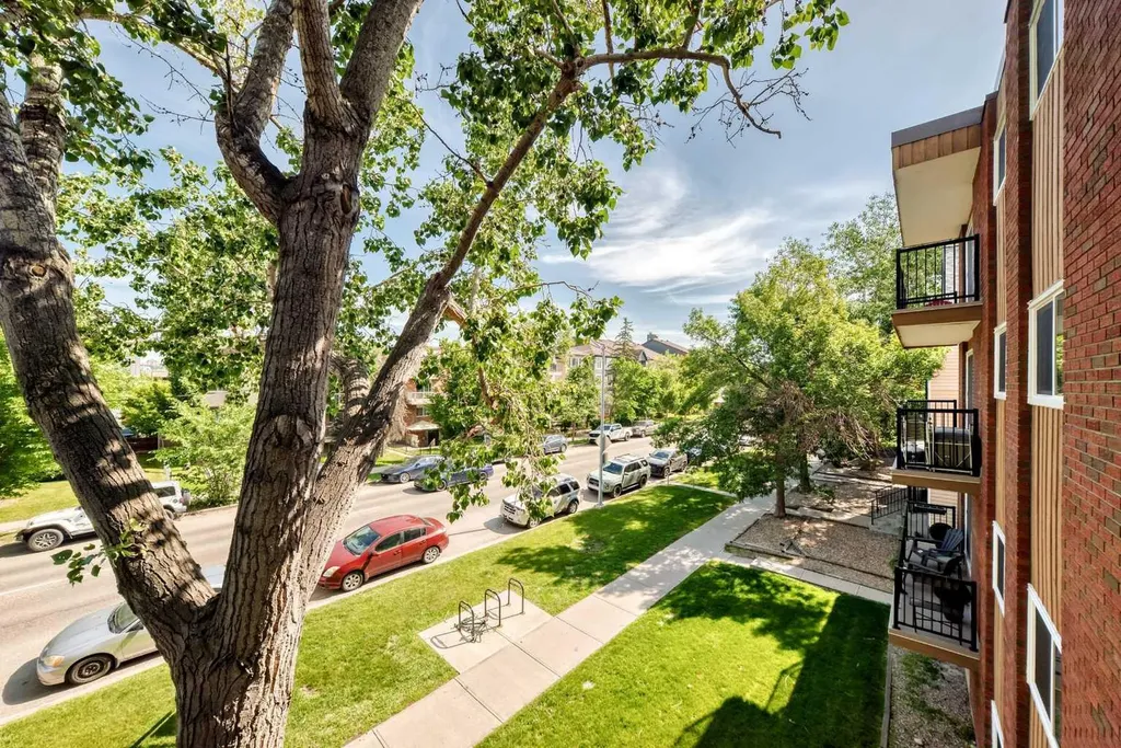 1829 11 Avenue SW Calgary AB T3C 0N2
