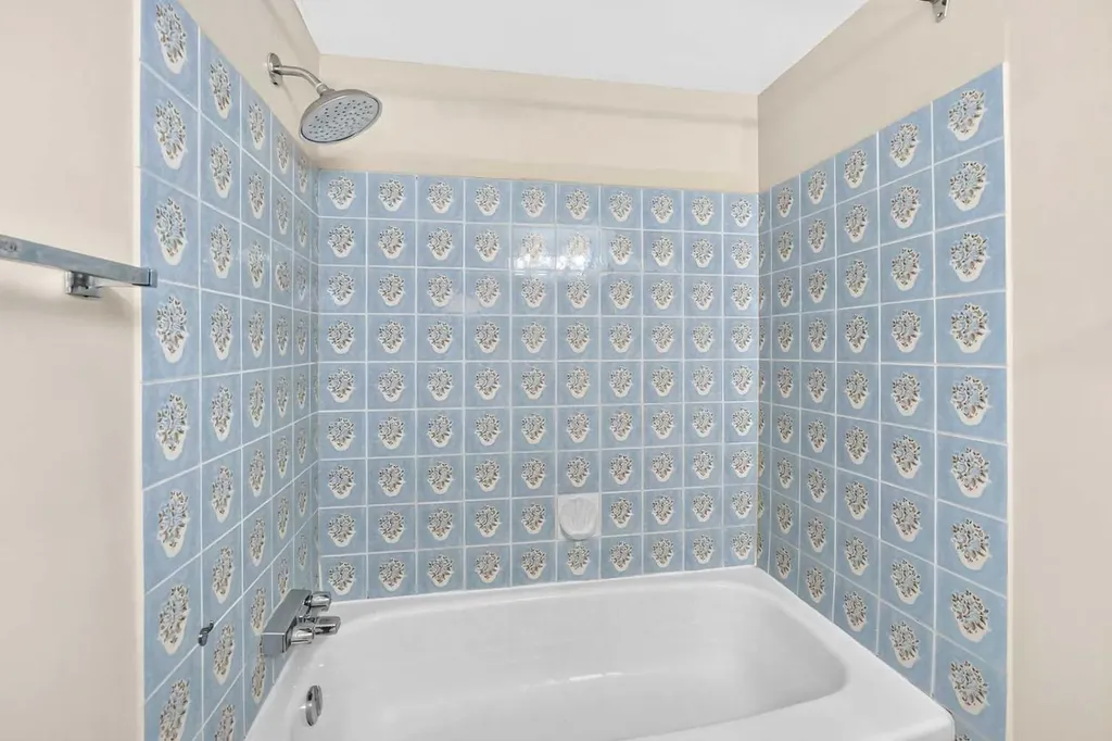 1829 11 Avenue SW Calgary AB T3C 0N2