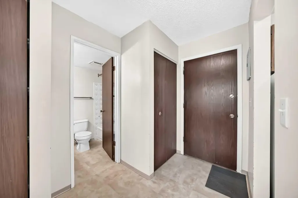 1829 11 Avenue SW Calgary AB T3C 0N2