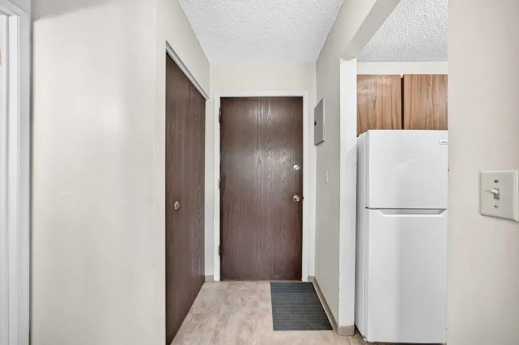 1829 11 Avenue SW Calgary AB T3C 0N2
