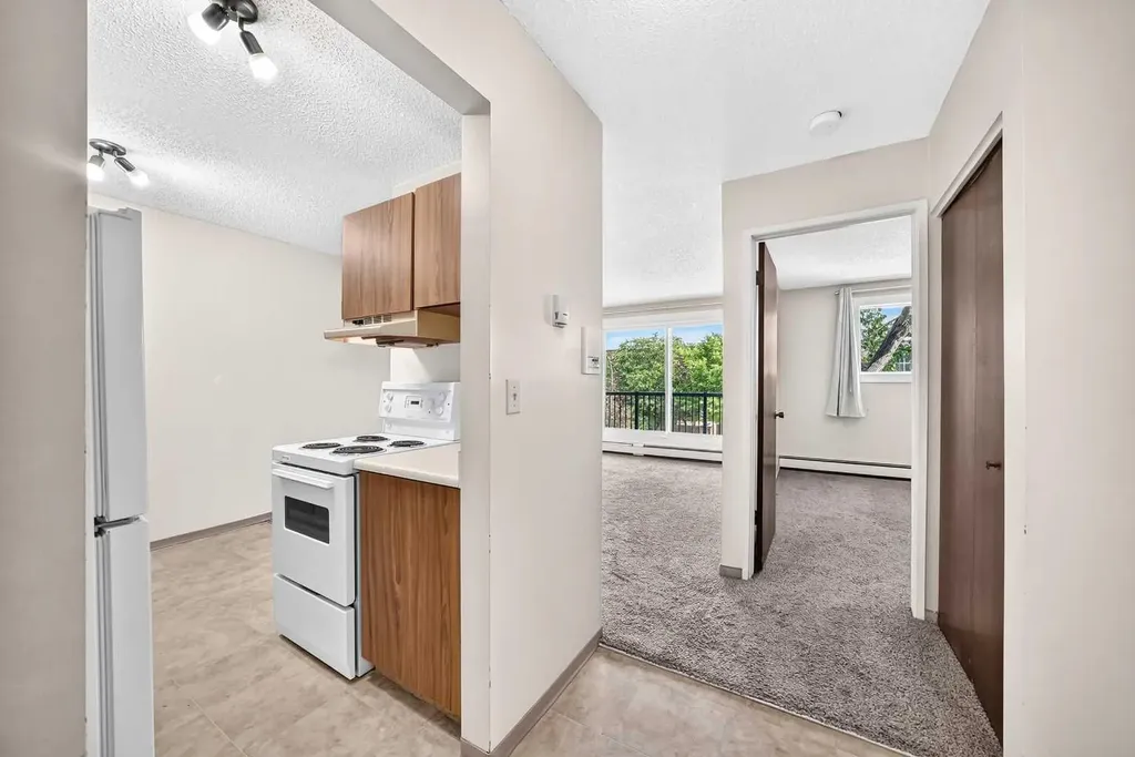 1829 11 Avenue SW Calgary AB T3C 0N2