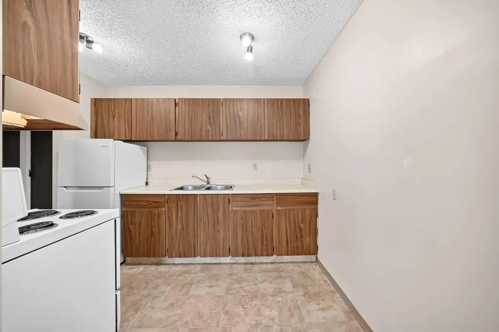 1829 11 Avenue SW Calgary AB T3C 0N2