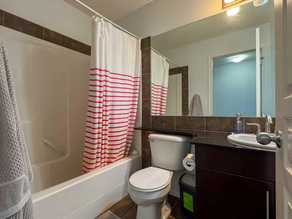 5 Auburn Bay Common SE Calgary AB T3M0M6