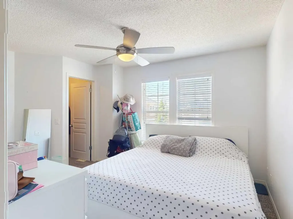 5 Auburn Bay Common SE Calgary AB T3M0M6