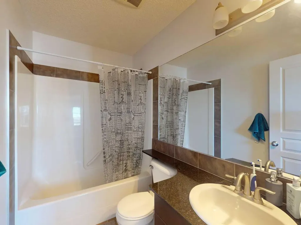 5 Auburn Bay Common SE Calgary AB T3M0M6