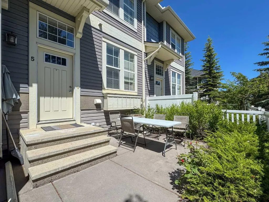 5 Auburn Bay Common SE Calgary AB T3M0M6