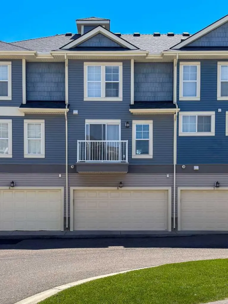 5 Auburn Bay Common SE Calgary AB T3M0M6