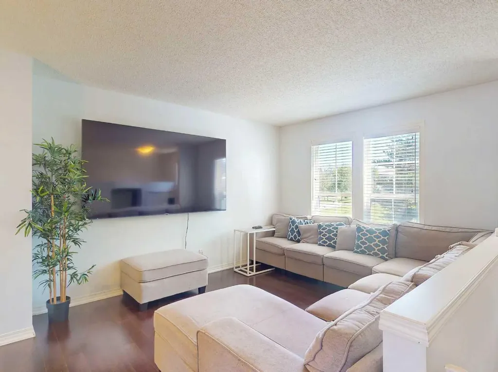 5 Auburn Bay Common SE Calgary AB T3M0M6