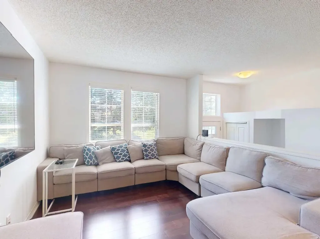 5 Auburn Bay Common SE Calgary AB T3M0M6
