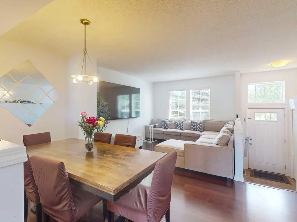 5 Auburn Bay Common SE Calgary AB T3M0M6