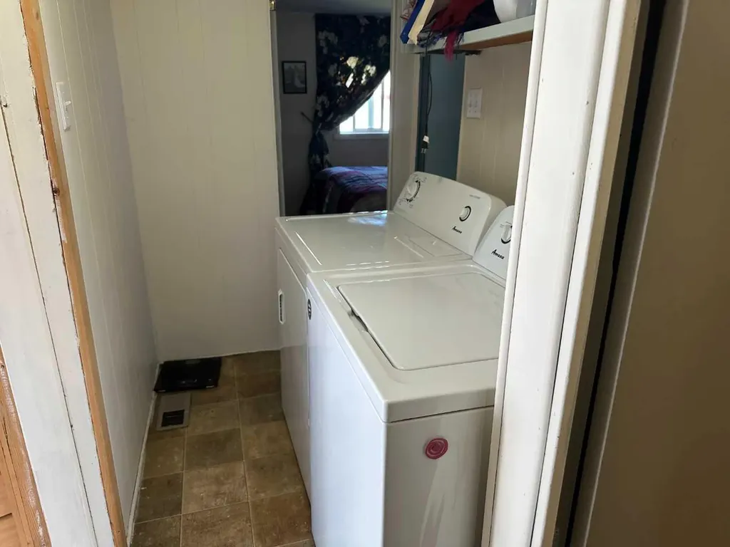 1190 15 Avenue Didsbury AB T0M 0W0