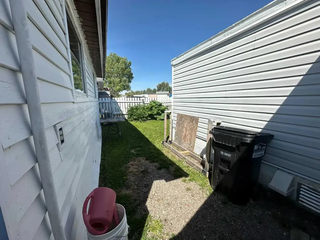 1190 15 Avenue Didsbury AB T0M 0W0