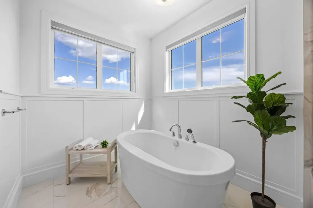 351 Marina Landing SE Calgary AB T3M 3J6