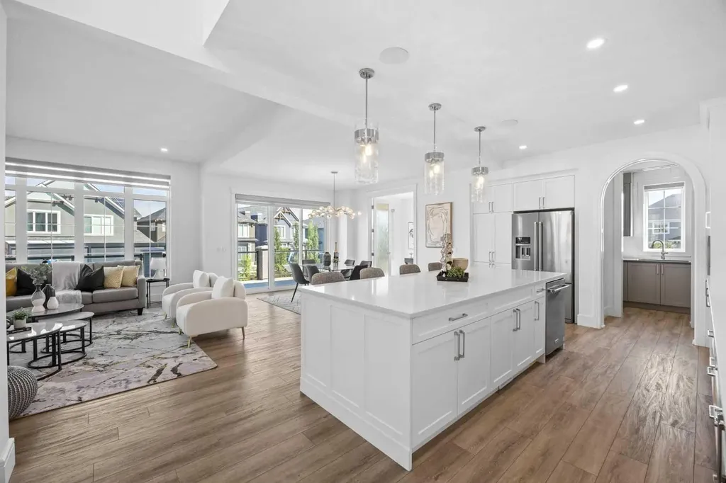 351 Marina Landing SE Calgary AB T3M 3J6