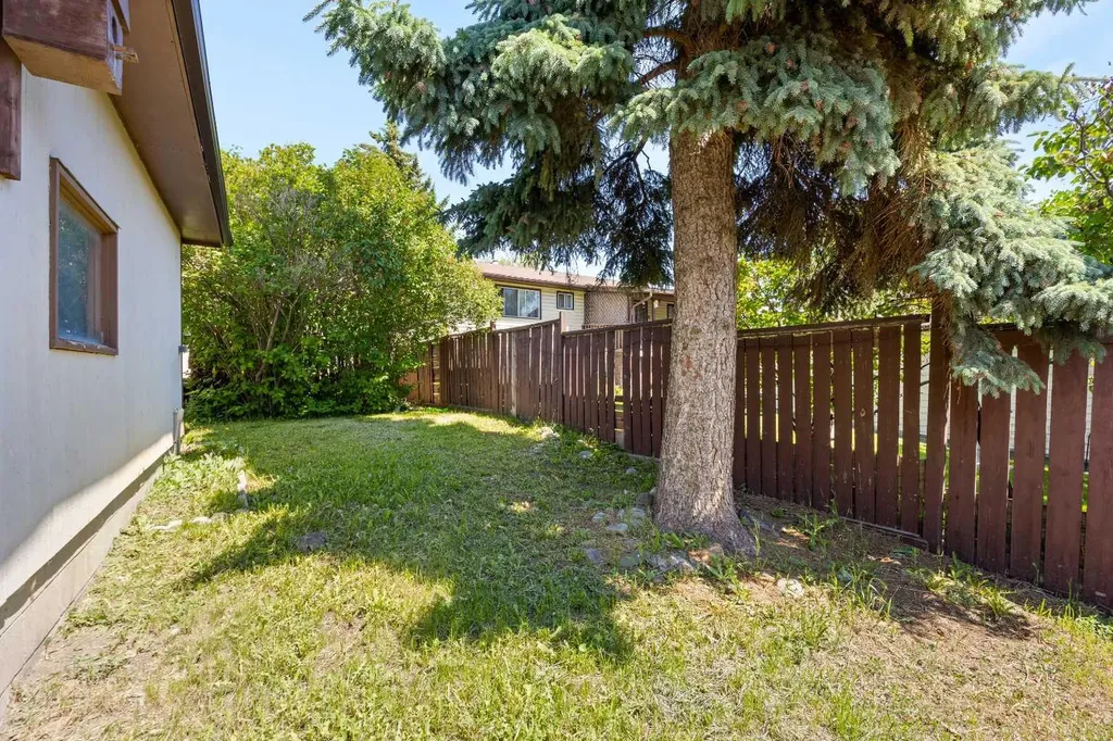 4739 Rundlewood Road NE Calgary AB T1Y 2N7