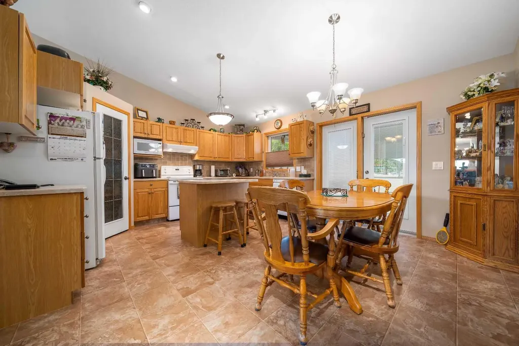 60 Sandstone Place Medicine Hat AB T1B 4R9