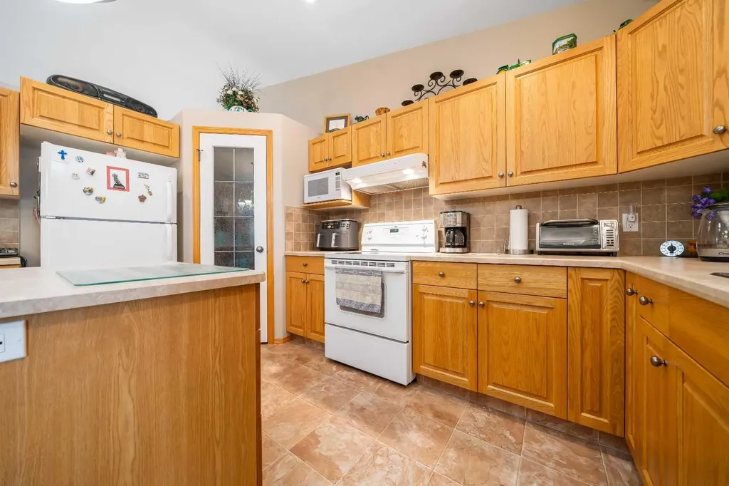 60 Sandstone Place Medicine Hat AB T1B 4R9